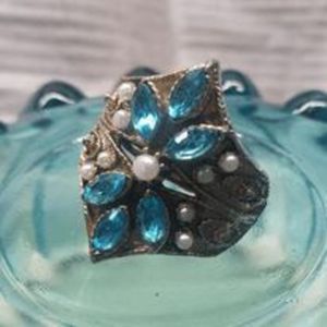 Gold-tone Gorgeous Gothic Medieval Design Ring - 9